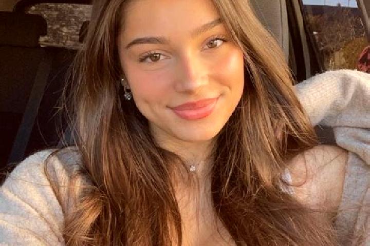 Stella, 26, a brunette green-eyed slavic companion based in Waingapu. Offering Prostate Massage, Deep French Kissing, Party Girl. Available for incall and ou...