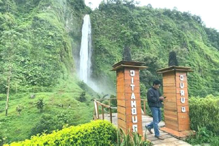 Stella, 26 — Escort in Cihonje, Indonesia