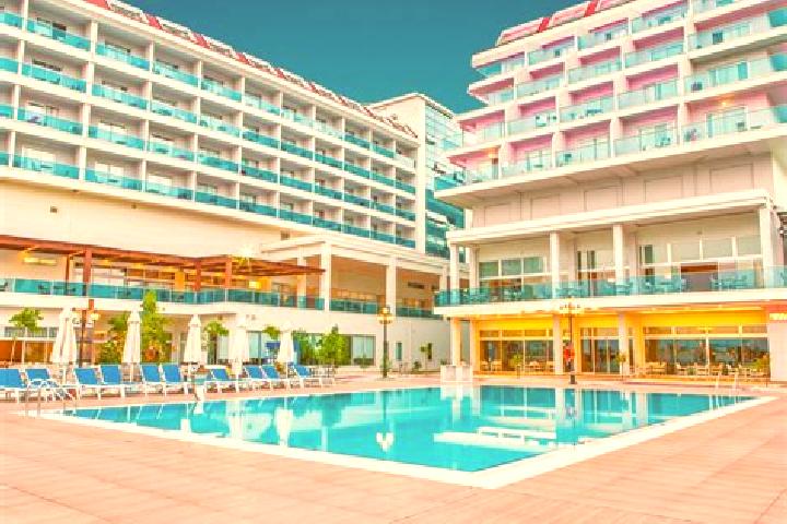 Stella, 26 — Escort in Colakli, Turkey