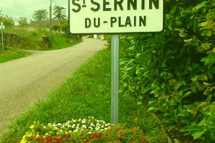 Stella, 26 — Escort in Saint-Sernin-du-Plain, France