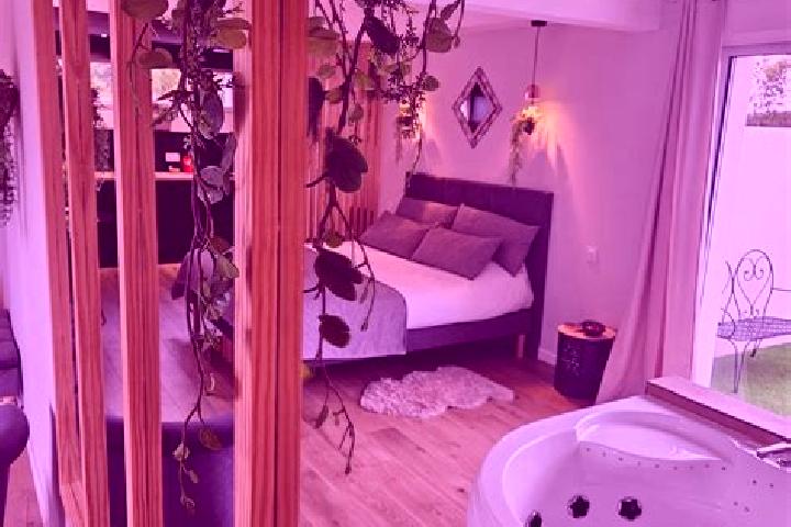 Stella, 26 — Escort in Triaize, France