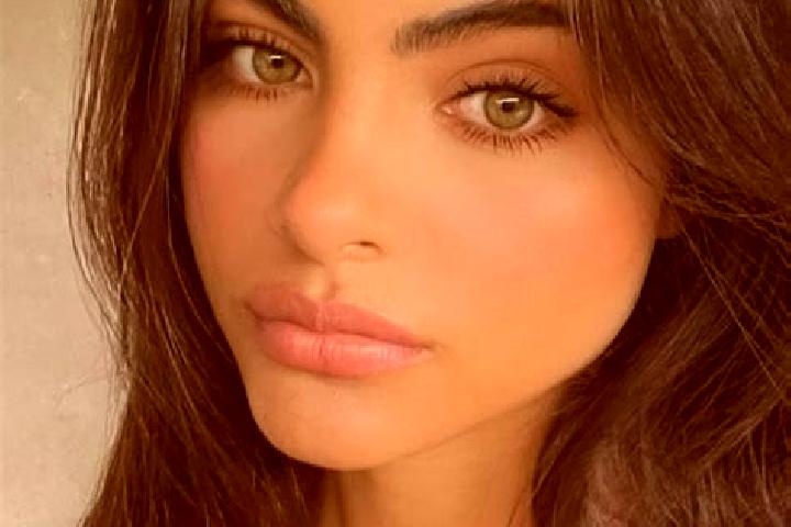 Stella, 27, a brunette dark-eyed european companion based in Kadiri. Offering Party Girl, 69, Erotic Massage. Available for incall and outcall, day and eveni...