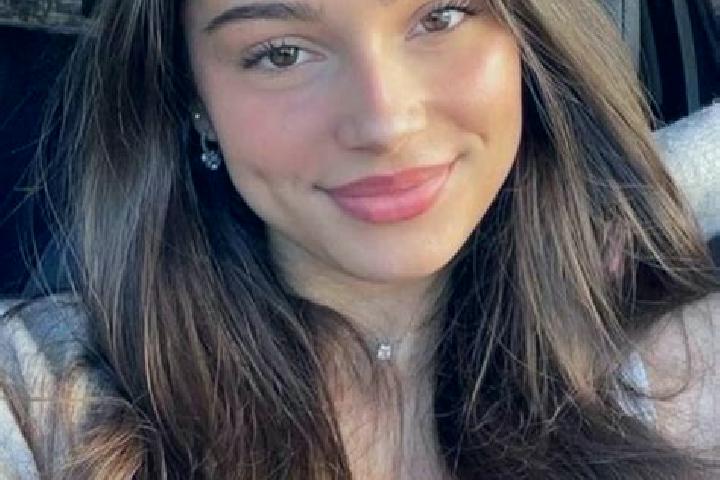 Stella, 27, a chestnut hazel-eyed slavic companion based in Lam. Offering Striptease, Overnight, Erotic Massage, Couples, Prostate Massage. Available for inc...