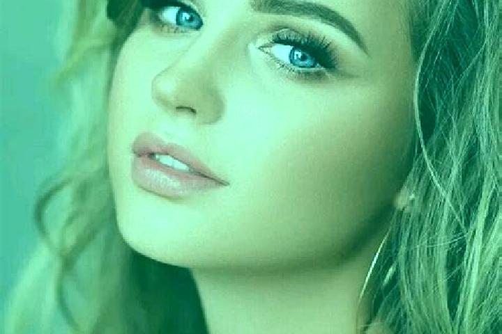Stella, 27, a dark blonde blue-eyed ebony companion based in Victor Harbor. Offering Striptease, Fetish, Tantra. Available for incall and outcall, day and ev...