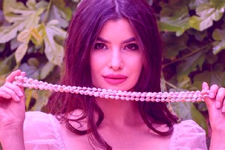 Stella, 27 — Escort in Suatu, Romania
