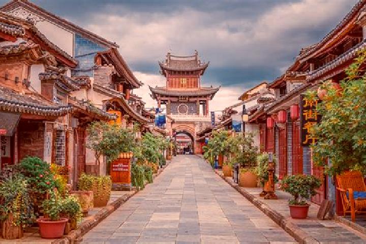 Stella, 27 — Escort in Weishan, China