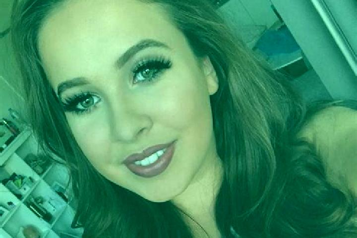 Stella, 28, a auburn amber-eyed european companion based in Ahmadpur East. Offering 69, Massage, Striptease. Available for incall and outcall, overnight book...