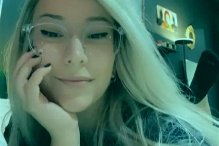 Stella, 28, a blonde dark-eyed mixed companion based in Chelan. Offering Striptease, Domination, Overnight, Erotic Massage. Available for incall and outcall,...