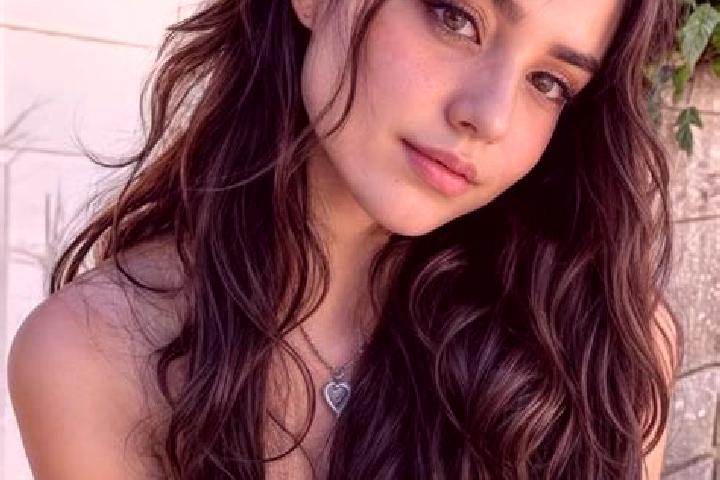 Stella, 28, a chestnut hazel-eyed middle eastern companion based in Scheiditz. Offering Prostate Massage, Dinner Date, Tantra. Available for incall and outca...