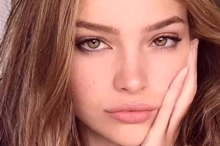 Stella, 28, a dark blonde hazel-eyed european companion based in Zalhostice. Offering Duos, Dinner Date, Party Girl, Massage. Available for incall and outcal...