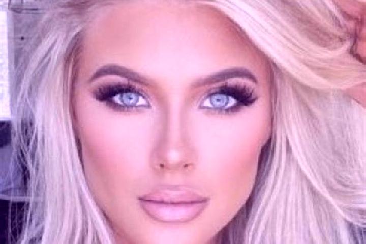 Stella, 28, a platinum blonde dark-eyed indian companion based in Esperanza Arroyo la Gloria. Offering 69, CIM, Massage. Available for incall and outcall, ov...