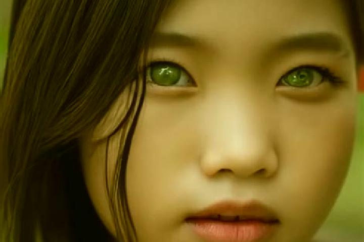 Stella, 28, a red green-eyed asian companion based in Adlay. Offering Dinner Date, BDSM, CIM. Available for incall and outcall, day and evening dates.