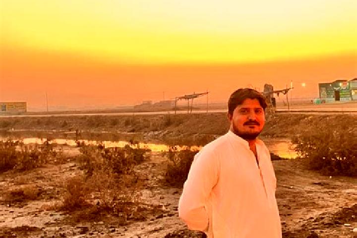 Stella, 28 — Escort in Qubo Saeed Khan, Pakistan