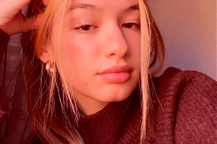 Stella, 29, a blonde brown-eyed middle eastern companion based in Meiqi. Offering Party Girl, Duos, Roleplay. Available for incall and outcall, day and eveni...