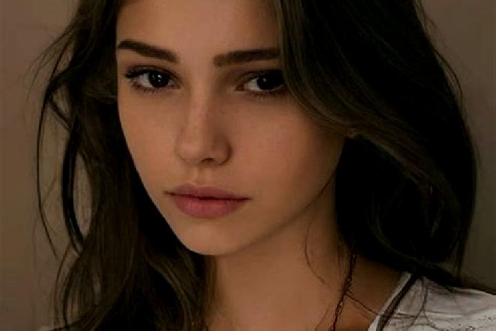 Stella, 29, a chestnut hazel-eyed slavic companion based in Rio Guayabal de Yateras. Offering Duos, Travel Companion, Deep French Kissing, Domination. Availa...