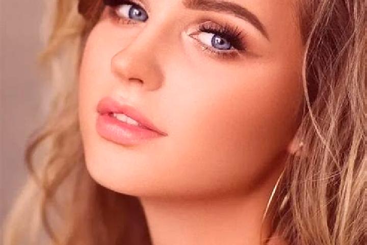 Stella, 29, a dark blonde blue-eyed middle eastern companion based in Alafaya. Offering Prostate Massage, Dinner Date, Tantra. Available for incall and outca...