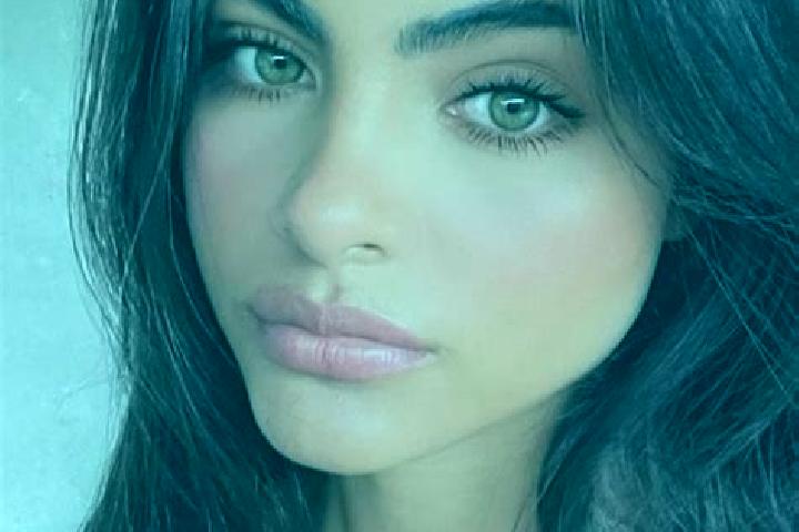 Stella, 29, a dark blonde green-eyed indian companion based in Kozawa. Offering Overnight, CIM, Tantra, Dinner Date, Massage. Available for incall and outcal...