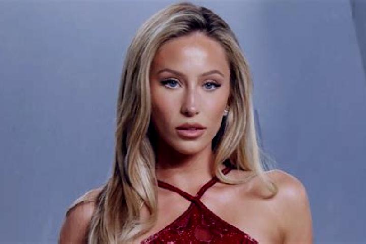 Stella, 29 — Escort in Alix, Canada