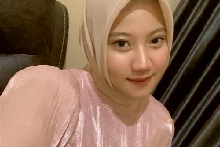 Stella, 29 — Escort in Sidorejo, Indonesia