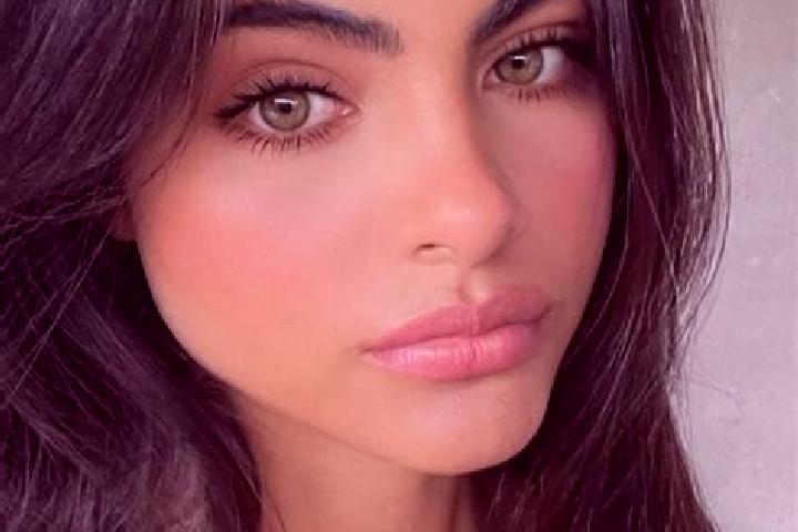 Stella, 30, a brunette green-eyed middle eastern companion based in Hatton. Offering Erotic Massage, Striptease, Domination. Available for incall and outcall...