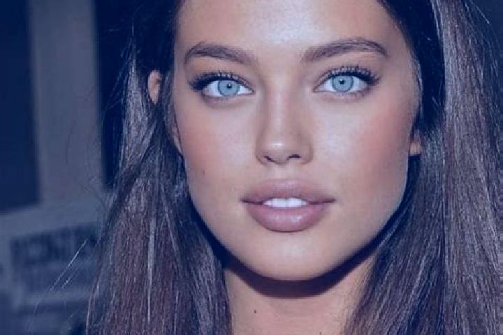 Stella, 30, a chestnut grey-eyed caucasian companion based in Ortona. Offering Massage, Tantra, Party Girl, 69, Duos. Available for incall and outcall, overn...