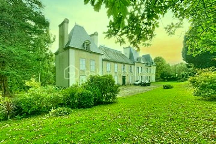 Stella, 30 — Escort in Le Manoir, France