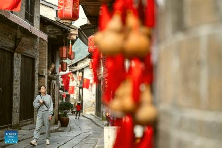 Stella, 30 — Escort in Yangloudong, China