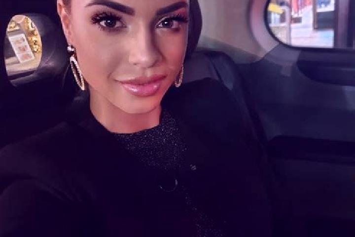 Stella, 31, a auburn dark-eyed caribbean companion based in Devinska Nova Ves. Offering Girlfriend Experience, BDSM, Party Girl, Dinner Date. Available for i...