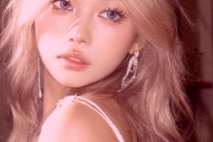 Stella, 31, a blonde blue-eyed asian companion based in Tsiflikopoulo. Offering Striptease, Dinner Date. Available for incall and outcall, day and evening da...