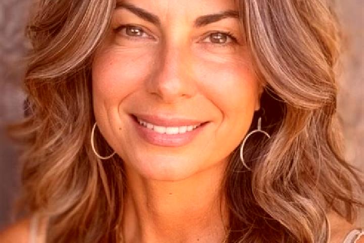 Stella, 31, a brunette grey-eyed latina companion based in Bebedja. Offering Dinner Date, Fetish, Tantra, Duos. Available for incall and outcall, day and eve...