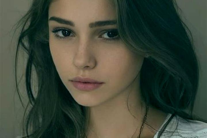 Stella, 31, a chestnut grey-eyed slavic companion based in Phu Phiang. Offering Striptease, Erotic Massage, Tantra. Available for incall and outcall, overnig...