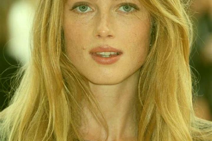 Stella, 31, a dark blonde blue-eyed indian companion based in Chargey-les-Gray. Offering Overnight, Duos, Fetish. Available for incall and outcall, overnight...