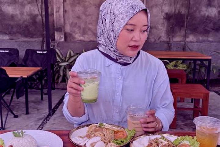 Stella, 31 — Escort in Canga an, Indonesia