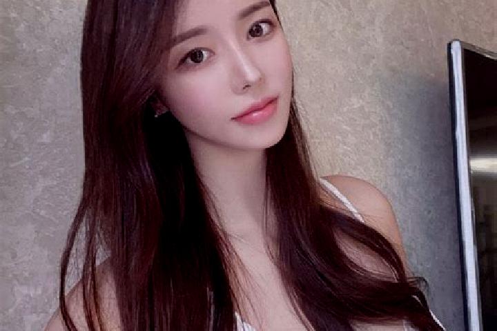 Stella, 31 — Escort in Lonrai, France