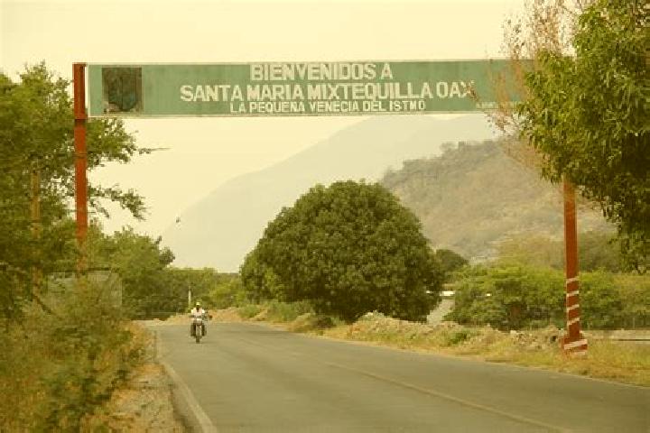 Stella, 31 — Escort in Santa Maria Mixtequilla, Mexico