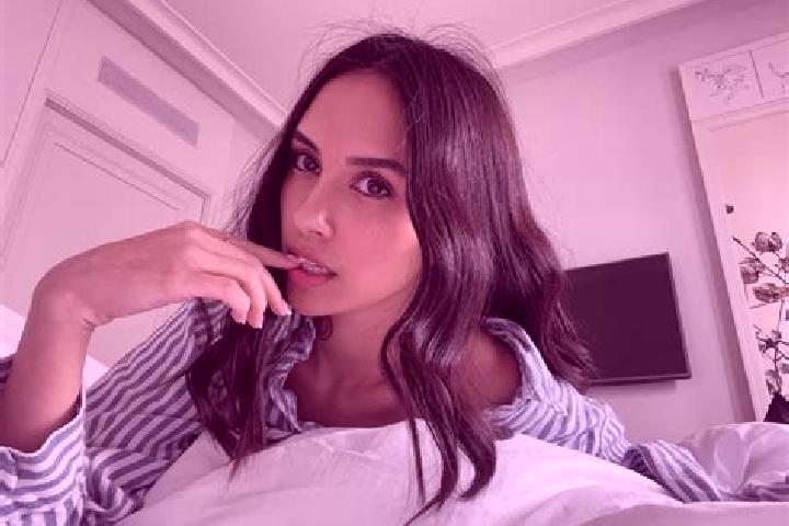 Stella, 32, a brunette grey-eyed latina companion based in Aumale. Offering CIM, Travel Companion, Girlfriend Experience, Striptease. Available for incall an...