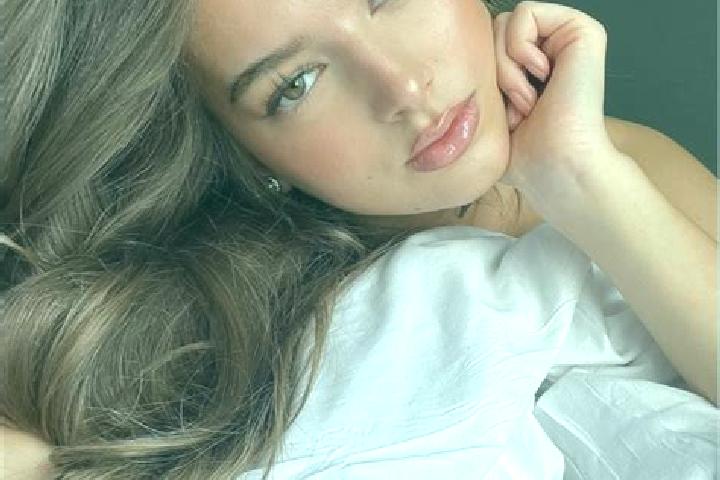 Stella, 32, a chestnut green-eyed latina companion based in Dombasle-sur-Meurthe. Offering Prostate Massage, Party Girl. Available for incall and outcall, ov...