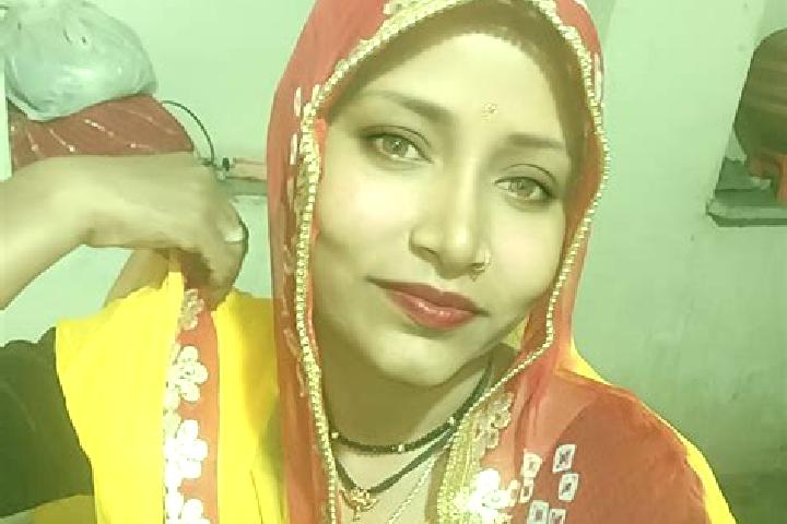 Stella, 32 — Escort in Gulabpura, India