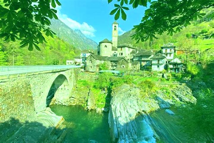 Stella, 32 — Escort in Lavertezzo, Switzerland
