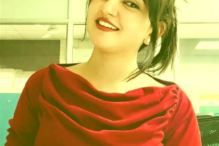 Stella, 32 — Escort in Sarab-e Kalan, Iran