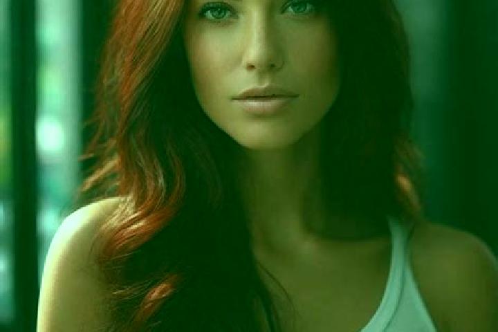 Stella, 34, a auburn hazel-eyed slavic companion based in Kocerin. Offering Tantra, Striptease, GFE. Available for incall and outcall, day and evening dates.