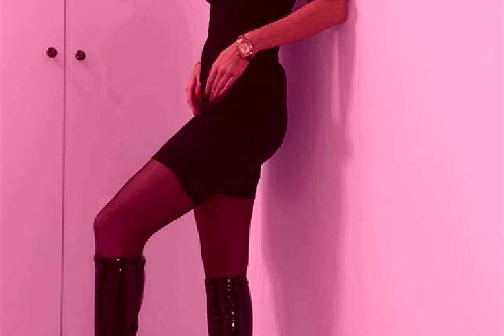 Stella, 34, a black brown-eyed mixed companion based in Schwarzau im Gebirge. Offering Overnight, Tantra, BDSM. Available for incall and outcall, overnight b...