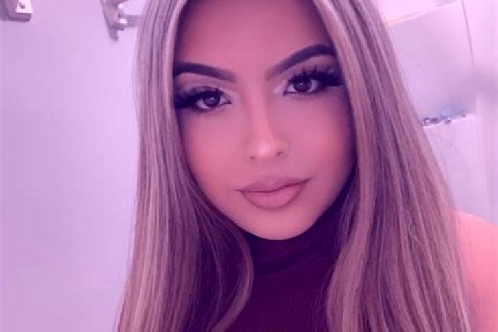 Stella, 34, a blonde grey-eyed latina companion based in Essbach. Offering Tantra, Prostate Massage, Couples. Available for incall and outcall, overnight boo...