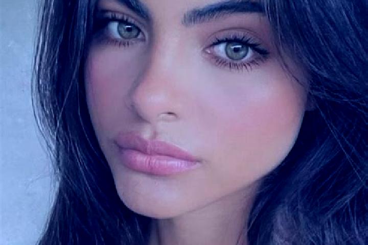 Stella, 34, a chestnut green-eyed indian companion based in Rochy-Conde. Offering Striptease, OWO, Domination. Available for incall and outcall, overnight bo...