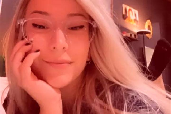 Stella, 34, a platinum blonde green-eyed latina companion based in Poggio Mirteto. Offering Party Girl, Domination, BDSM, 69. Available for incall and outcal...