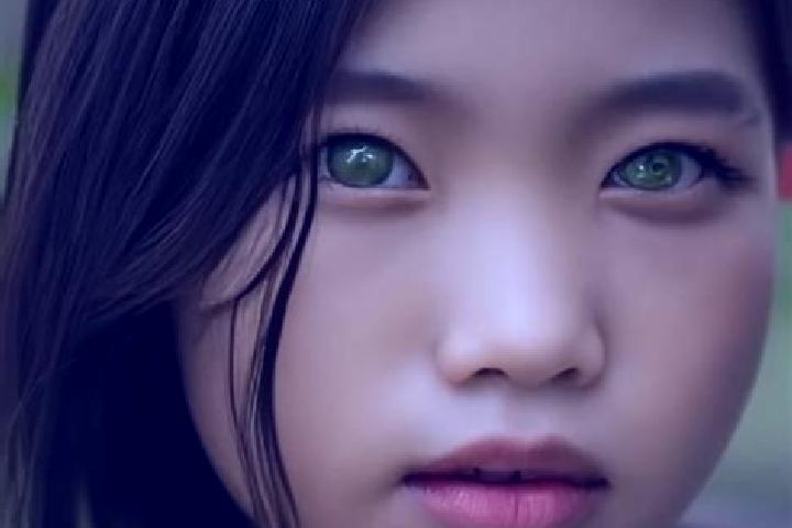 Stella, 34, a red green-eyed asian companion based in Gaberke. Offering Deep French Kissing, Party Girl, BDSM. Available for incall and outcall, day and even...