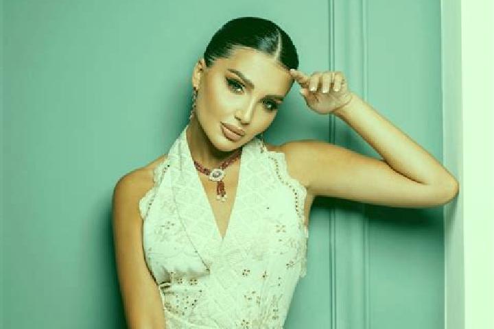 Stella, 34 — Escort in Cham Khalifeh, Iran