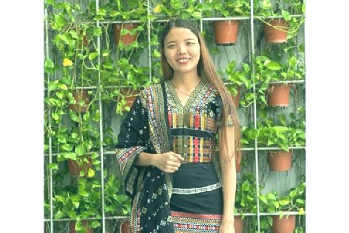 Stella, 34 — Escort in Kan Beit, Myanmar