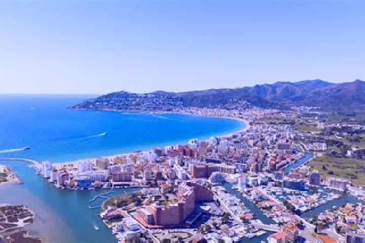 Stella, 34 — Escort in Roses, Spain