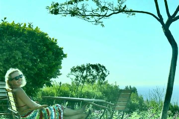 Stella, 35, a brunette hazel-eyed mediterranean companion based in Estreito da Calheta. Offering Striptease, BDSM, 69. Available for incall and outcall, over...